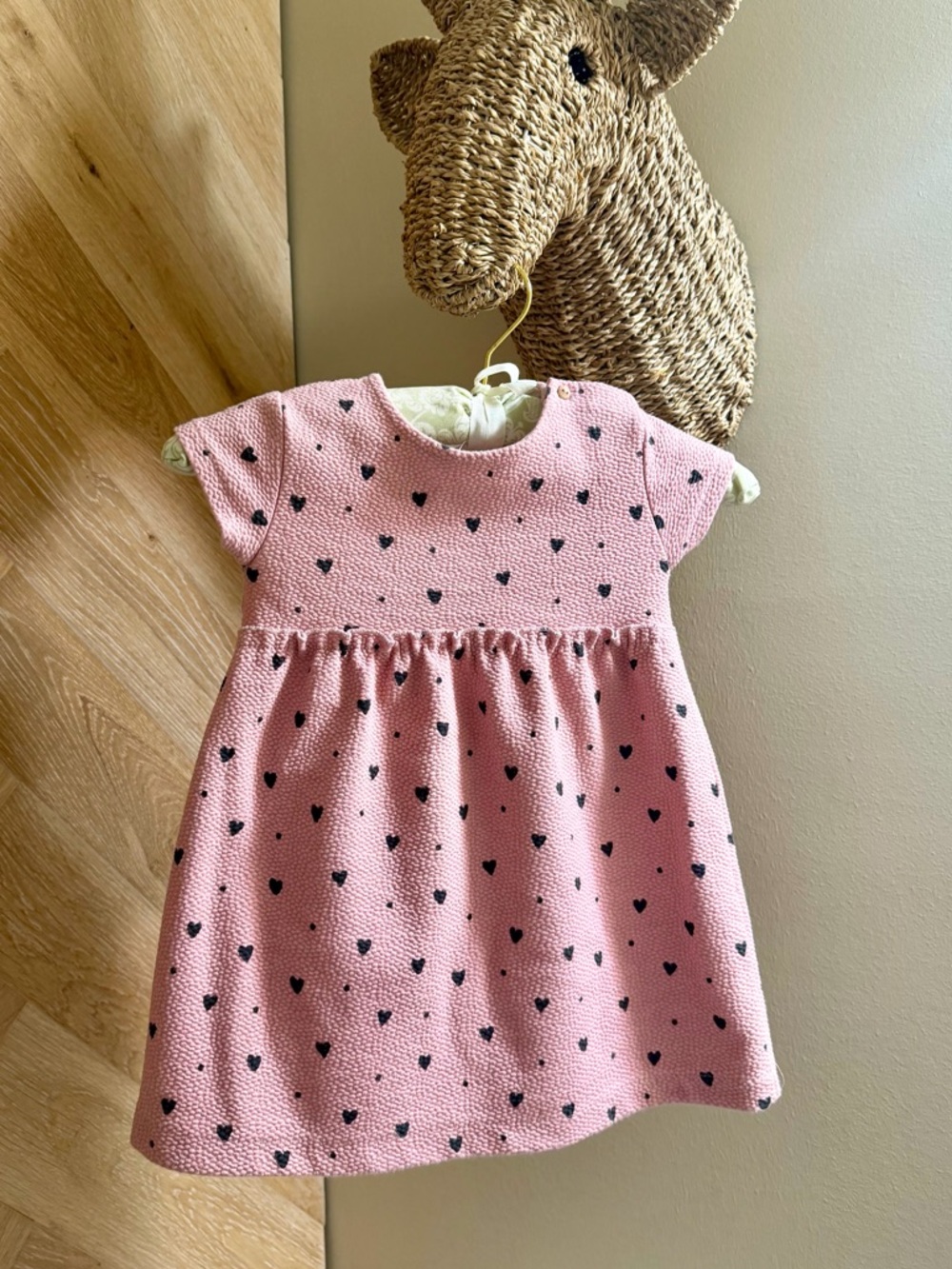 Zara 🩷Nice Day Dress🩷 Like New condition 🩷Pink Knit Dress with Black Heart Print